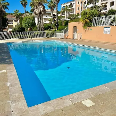 Le Merou De Giens Apartment *
